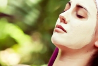 ঘরে বসে ত্বকের বয়স ধরে রাখার সহজ উপায়