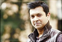 হজ শেষে অাবারো ব্যস্ত তাহসান