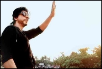 কড়া নিরাপত্তার মোড়কে শাহরুখের বাড়ি 