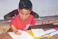 শুধু দুই আঙুলেই জীবন জিতে নিচ্ছে একরামুল