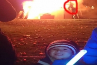 নিজের ছেলের সঙ্গে ভূতের ফটো তুললেন একজন ব্রিটিশ মহিলা