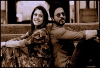 কাজল-শাহরুখের অপেক্ষায় ভক্ত অনুরাগীরা