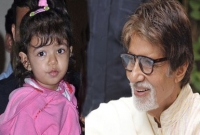 নাতনির সাথে ভিডিও চ্যাটিং পছন্দ অমিতাভের