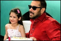 বাজরাঙ্গির মুন্নিকে নিয়ে সালমান খানের দিওয়ালি 