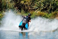  অবিশ্বাস্য, পানিতেও চলবে মোটরসাইকেল!