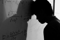 প্রেমিকার সামনে গায়ে আগুন দিয়ে আত্মহত্যার চেষ্টা