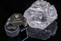 ১০০ বছরের মধ্যে সবচেয়ে বড় হীরা