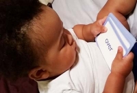 সাত মাস বয়সেই গান গায় শিশুটি!