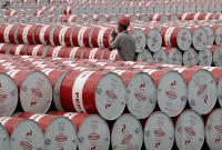 ইরাকি তেলে ভাসছে যুক্তরাষ্ট্র