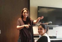 পারিণীতির কাছে কি কারনে আশীর্বাদ চাইছেন সানিয়া?  পারিণীতির কাছে কি কারনে আশীর্বাদ চাইছেন সানিয়া?