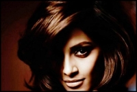 অল্পের জন্য রক্ষা পেলেও মুখ পুড়েছেন বিপাশা! অল্পের জন্য রক্ষা পেলেও মুখ পুড়েছেন বিপাশা!