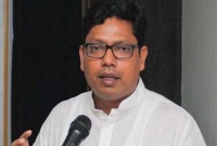 সবুজ সংকেতের অপেক্ষায় পলক সবুজ সংকেতের অপেক্ষায় পলক