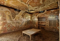 সৌন্দর্য বাড়াতে ঘরের দেয়ালে ছবি আঁকা কি জায়েয?