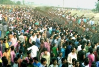 আনন্দ-বিষাদের মিলন মেলা