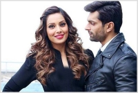 প্রেমিকের সঙ্গে অন্য নায়িকা, রেগে যাচ্ছেন বিপাশা!