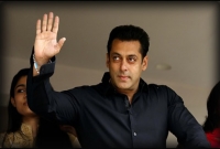 ভাইজান ফ্রি, খাওয়াও ফ্রি