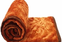  কম্বলের গ্ল্যামারে লুকিয়ে কাঁদে লেপ!