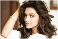 হলিউড সম্পর্কে যা বললেন দীপিকা