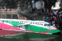 এবার পানিতে ভাসল মুরাদের ‘উড়োজাহাজ’