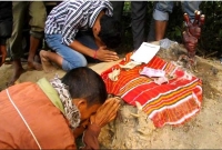 ঠাকুরগাঁওয়ে অলৌকিক হাতের সন্ধান!