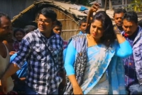 সত্যিই কি মৌসুমী নির্বাচন করছেন?