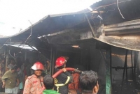  গৌরীপুরে ভয়াবহ অগ্নিকাণ্ড, ১৭টি দোকান পুড়ে ছাই  