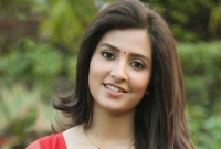 নাজেহাল নায়িকার পাশে দাঁড়ালেন যারা