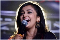 এক শিল্পীর নিরাপত্তায় ৩৪০ পুলিশ!