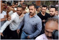 আবারও বিপাকে সালমান!