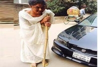 ভিক্ষার অভিনয়ে রাস্তায় মৌসুমী হামিদ!