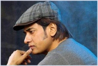 ফজরের নামাজ পড়ার মধ্য দিয়ে শুরু হয় অনন্ত জলিলের দিন