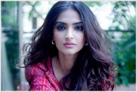 হেনস্থার শিকার সোনম কাপুর