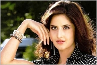 অভিনয় নয়, রোমান্সে আলোচিত ক্যাটরিনা