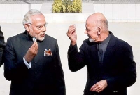 গান গাইলেন মোদি