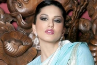 শঙ্কিত নন সানি লিওন!