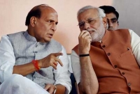 মোদির পাকিস্তান সফরে অবাক রাজনাথ 