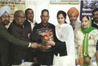 যে আদালত চত্বরে বাবা চা বিক্রেতা, সেই আদালতের বিচারক মেয়ে!