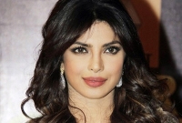 মোবাইল বন্ধ করে কোথায় ডুব দিচ্ছেন প্রিয়াঙ্কা?