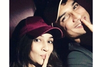 কে আগে ভালবেসেছেন?