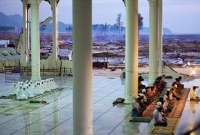 ভয়াবহ সুনামিতেও অলৌকিকভাবে যে মসজিদটি ছিল অক্ষত 