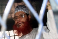 সাঈদীকে একনজর দেখতে আদালতে উৎসুক জনতার ভিড়