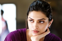 কার জন্য দীপিকার প্রার্থনা?