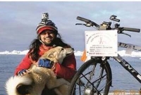 মৃত্যু পরোয়ানা লুকিয়ে দু’চাকায় দুনিয়া!