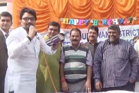 গান গাইলেন মন্ত্রী 