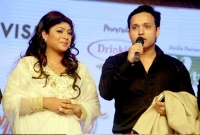 অবশেষে স্বামীকে নিয়ে প্রকাশ্যে এলেন শাবনূর অবশেষে স্বামীকে নিয়ে প্রকাশ্যে এলেন শাবনূর