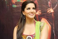 তবে কি পুরানো পেশায় ফিরবেন সানি লিওন?