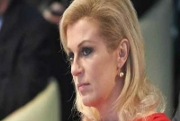 ফটোগ্রাফারদের শিকারে দুনিয়ার সবচেয়ে সুন্দরী প্রেসিডেন্ট 