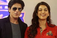 শাহরুখের সঙ্গে আবারও জুটি বাঁধতে চান জুহি চাওলা শাহরুখের সঙ্গে আবারও জুটি বাঁধতে চান জুহি চাওলা