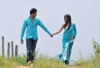 কেন আমরা প্রেমে পড়ি? বিজ্ঞান জানালো ৯ কারণ