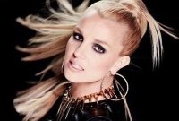 ব্রিটনি স্পিয়ার্স আটকে গেলেন গাছের ডালে! ব্রিটনি স্পিয়ার্স আটকে গেলেন গাছের ডালে!